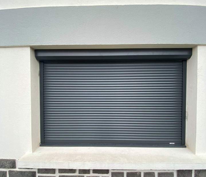 Volets gris motorisés Romagnat